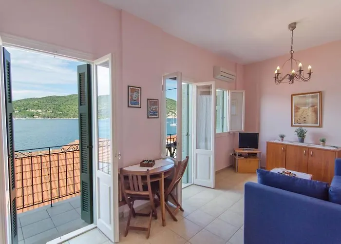 Amalia Sea View House Апартаменты *