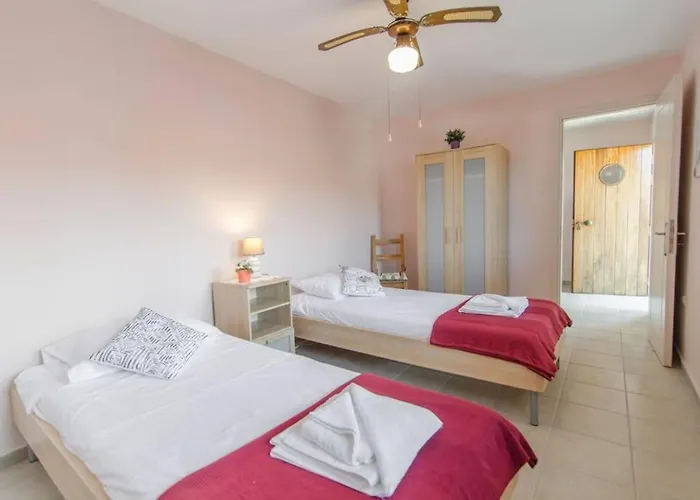 Апартаменты Amalia Sea View House
