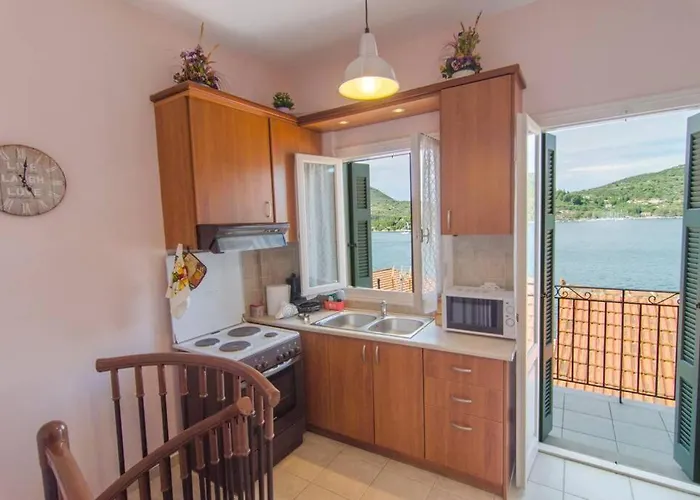 Amalia Sea View House Вати